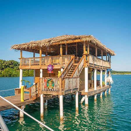 Wikkid Resort Dixon Cove Экстерьер фото