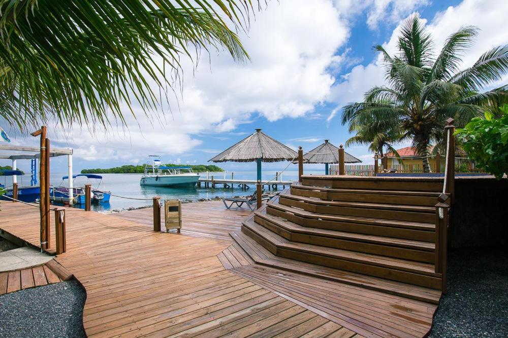 Wikkid Resort Dixon Cove Экстерьер фото