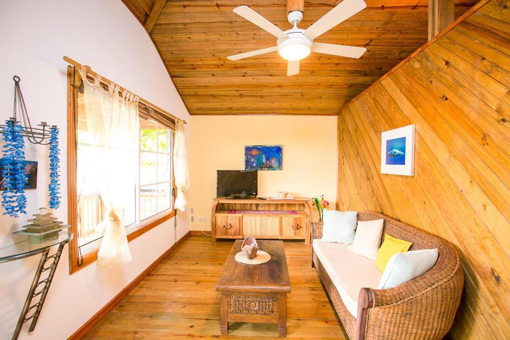 Wikkid Resort Dixon Cove Экстерьер фото