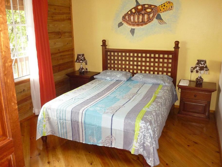 Wikkid Resort Dixon Cove Экстерьер фото