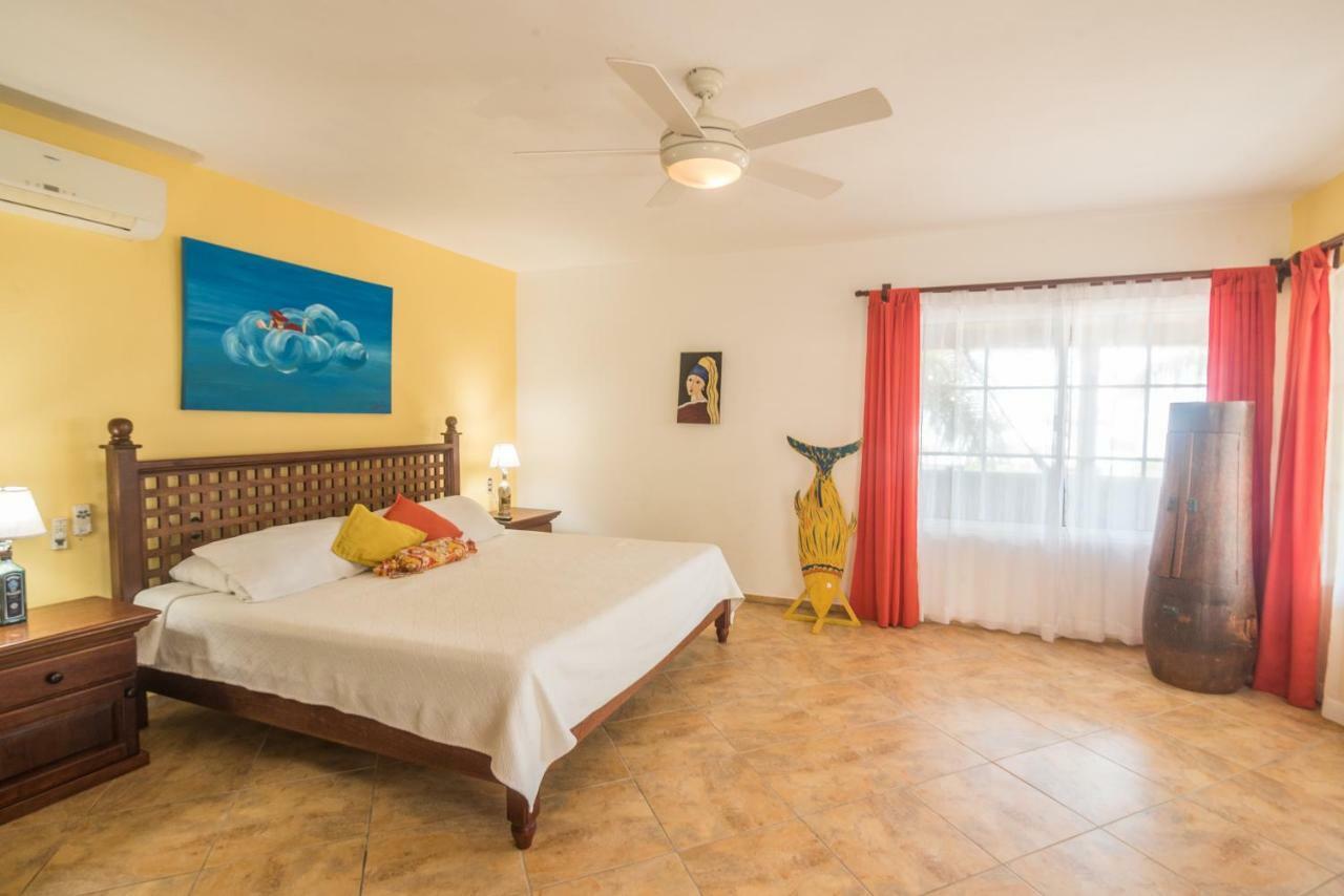 Wikkid Resort Dixon Cove Экстерьер фото